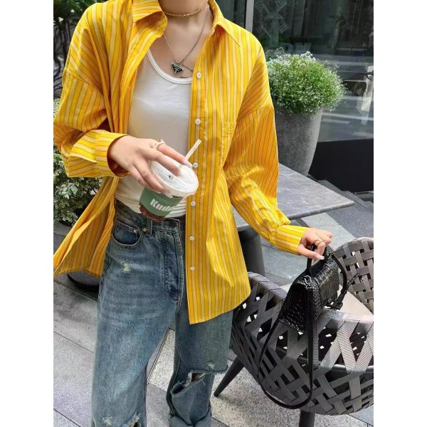 エンハイプン・ソンフンインスピレーション カジュアルな柔らかい黄色のストライプシャツ