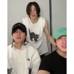 白いノースリーブT-shirt-Hyunjin-Inspo