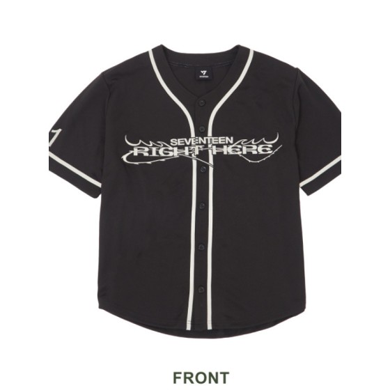 黒のvネックグラフィックトップ17の衣装