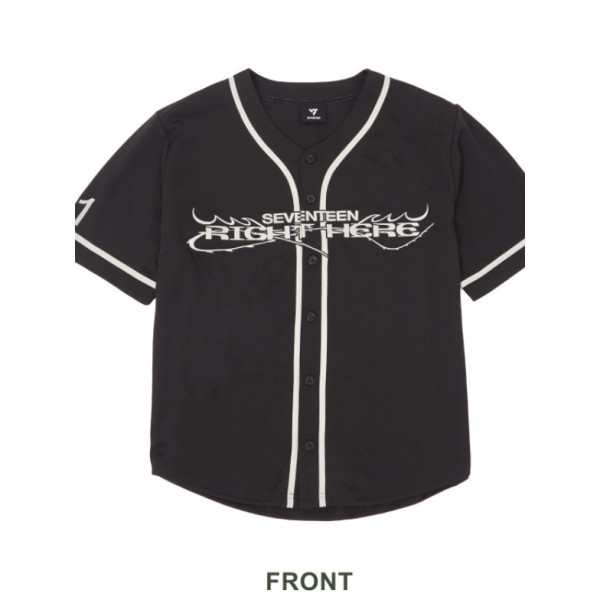 黒のvネックグラフィックトップ17の衣装