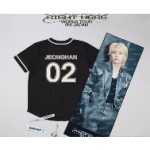 黒のvネックグラフィックトップ17の衣装