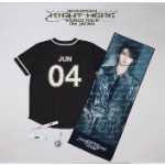 黒のvネックグラフィックトップ17の衣装