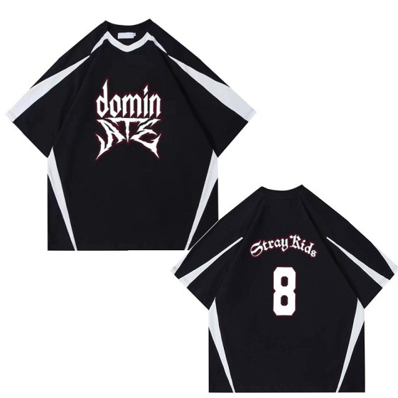 黒/白のプリント半袖tシャツskzdomin inspo衣装