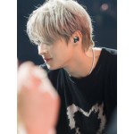 ブラックのハートプリント入り半袖tシャツstray kids—kpop inspoの衣装