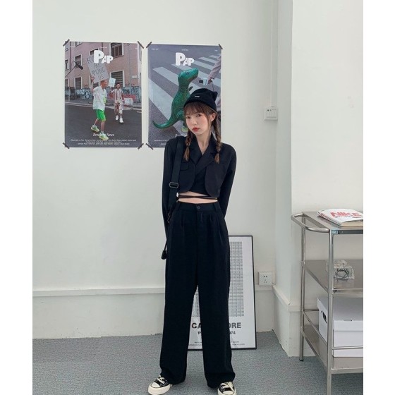 gala stray kidsのための腰をcinchingクロップブレザー- kpop inspo衣装