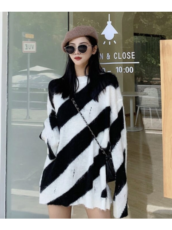 Black and White Striped Long Sweater Stray Kids- KPOP Inspo Outfits